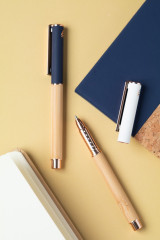 Blush roller pen bílá