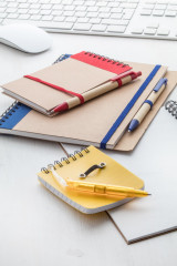 notebook žlutá